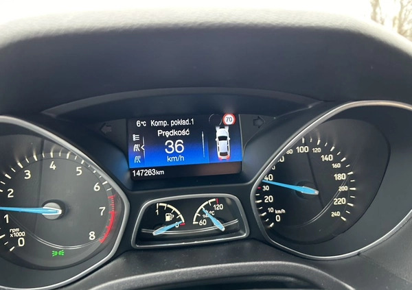 Ford Focus cena 38900 przebieg: 147000, rok produkcji 2015 z Wałbrzych małe 742